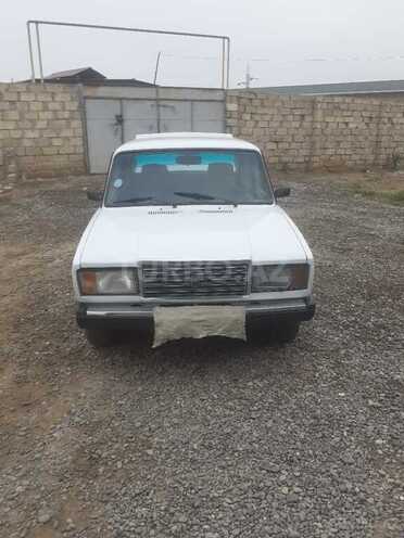 LADA (VAZ) 2107 2004, 100,000 km - 1.6 l - Salyan