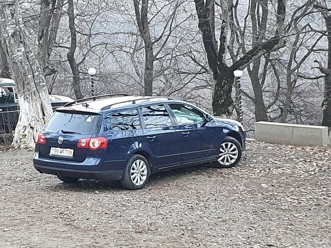 Volkswagen Passat 2005, 365,000 km - 1.6 л - Gəncə