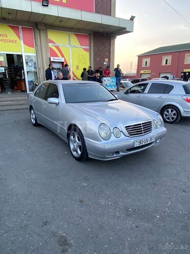 Mercedes E 270 1999, 383,300 km - 2.7 l - Bakı
