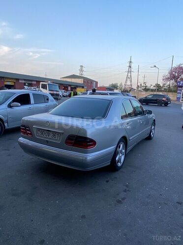Mercedes E 270 1999, 383,300 km - 2.7 l - Bakı