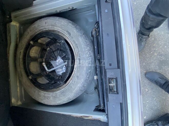 Mercedes E 270 1999, 383,300 km - 2.7 l - Bakı