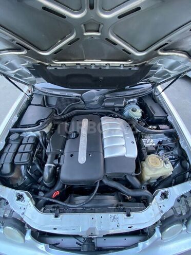Mercedes E 270 1999, 383,300 km - 2.7 l - Bakı