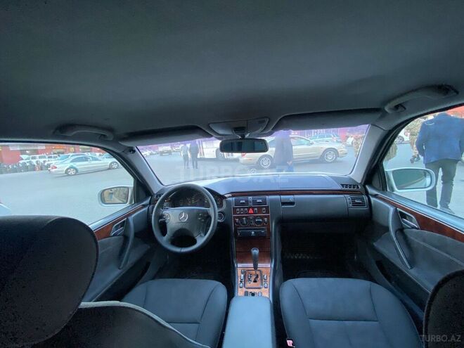 Mercedes E 270 1999, 383,300 km - 2.7 l - Bakı