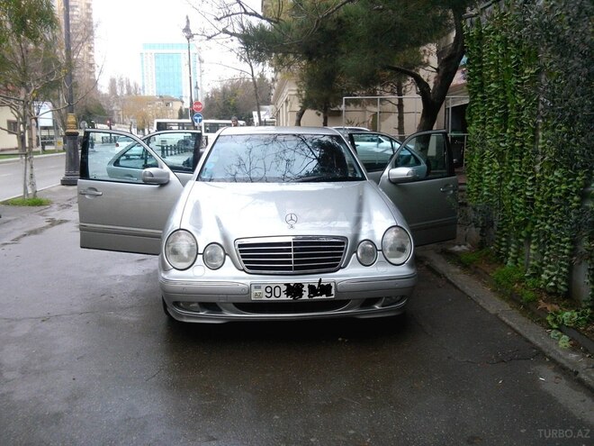 Mercedes E 240 1999, 225,988 km - 2.4 l - Bakı