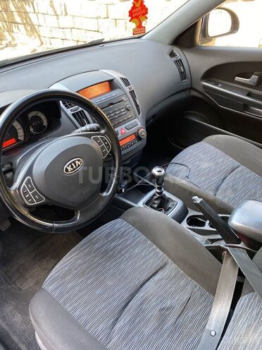 Kia Ceed 2007, 285,000 km - 1.6 l - Bakı