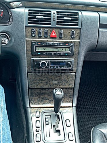 Mercedes E 200 1998, 399,000 km - 2.0 l - Gəncə