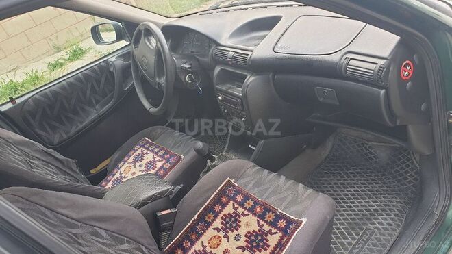 Opel Astra 1996, 300,000 km - 1.6 л - Bakı