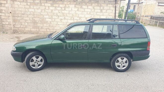 Opel Astra 1996, 300,000 km - 1.6 л - Bakı