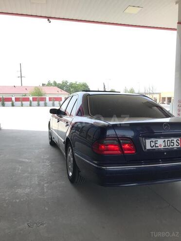 Mercedes E 220 2000, 296,000 km - 2.2 l - Sabirabad