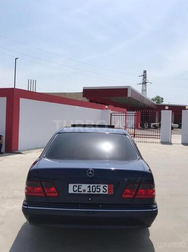 Mercedes E 220 2000, 296,000 km - 2.2 l - Sabirabad