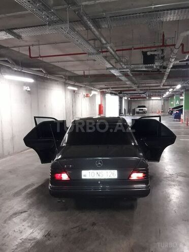 Mercedes E 220 1993, 500,000 km - 2.2 л - Bakı