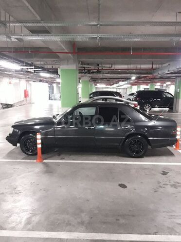 Mercedes E 220 1993, 500,000 km - 2.2 л - Bakı