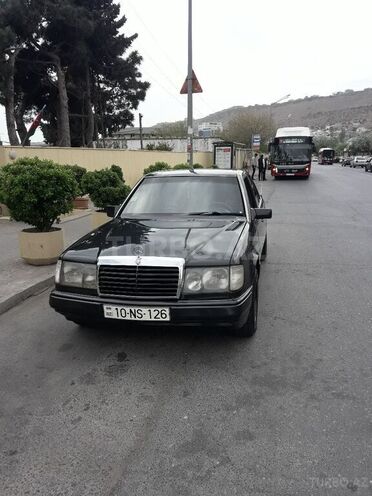 Mercedes E 220 1993, 500,000 km - 2.2 л - Bakı