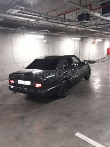 Mercedes E 220 1993, 500,000 km - 2.2 л - Bakı