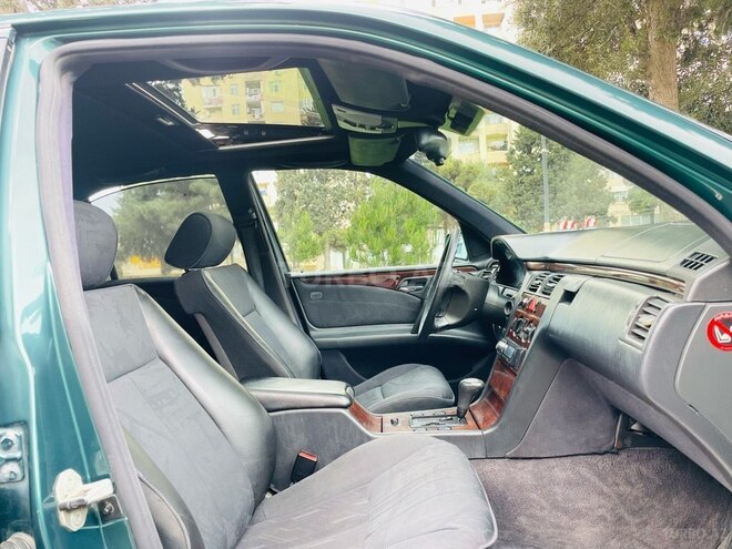 Mercedes E 230 1997, 220,559 km - 2.3 l - Bakı