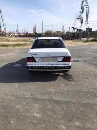 Mercedes E 220 1990, 271,000 km - 2.2 l - Bakı