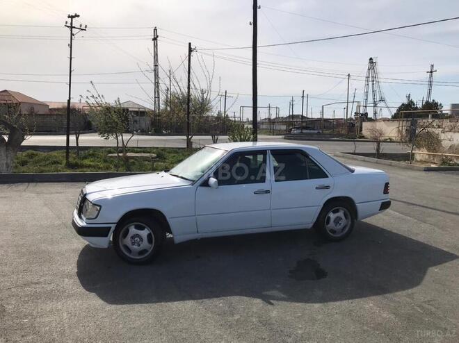Mercedes E 220 1990, 271,000 km - 2.2 l - Bakı