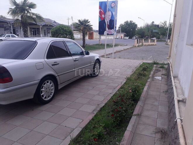Mercedes C 220 1999, 272,447 km - 2.2 l - Şirvan