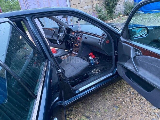 Mercedes E 200 1999, 490,000 km - 2.0 l - Masallı