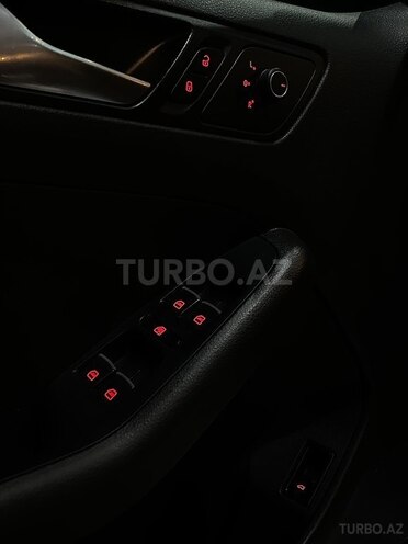 Volkswagen Jetta 2016, 115,068 km - 1.8 л - Bakı