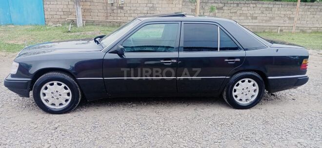 Mercedes E 250 1993, 217,490 km - 2.5 l - Cəlilabad