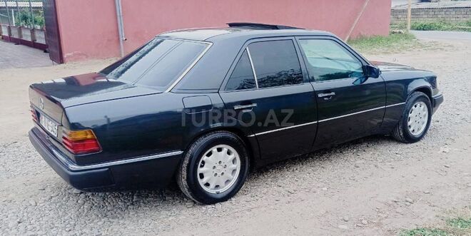 Mercedes E 250 1993, 217,490 km - 2.5 l - Cəlilabad