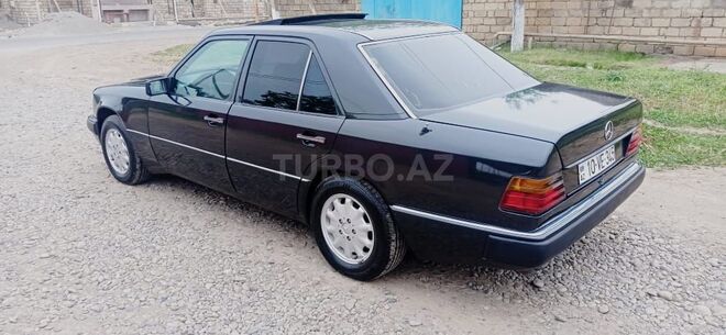 Mercedes E 250 1993, 217,490 km - 2.5 l - Cəlilabad