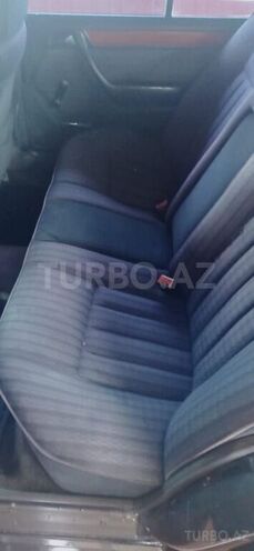 Mercedes E 250 1993, 217,490 km - 2.5 l - Cəlilabad