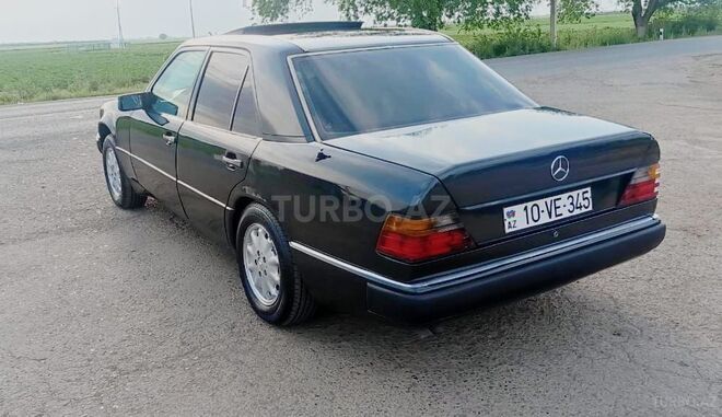 Mercedes E 250 1993, 217,490 km - 2.5 l - Cəlilabad