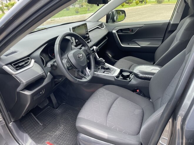 Toyota RAV4 2021, 31,300 km - 2.0 l - Bakı