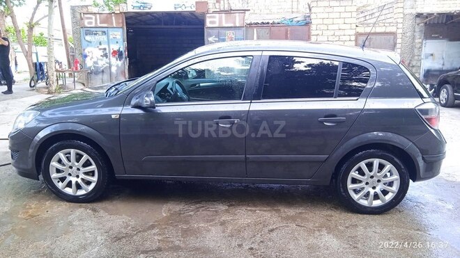 Opel Astra 2009, 225,000 km - 1.4 l - Mingəçevir