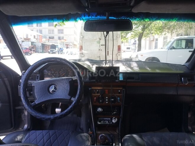 Mercedes E 250 1991, 295,000 km - 2.5 l - Bakı