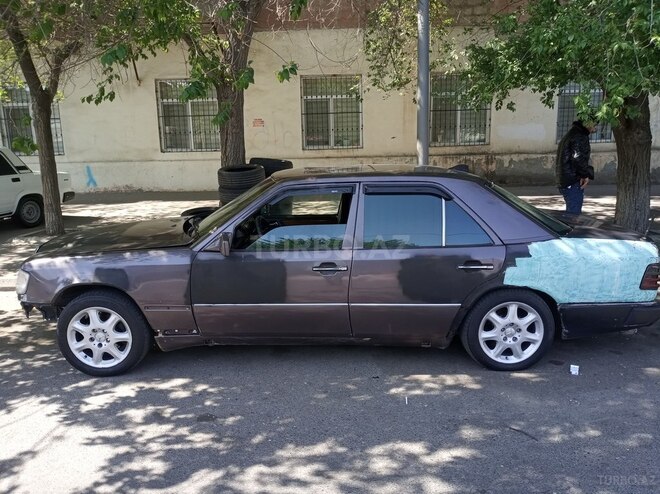 Mercedes E 250 1991, 295,000 km - 2.5 l - Bakı