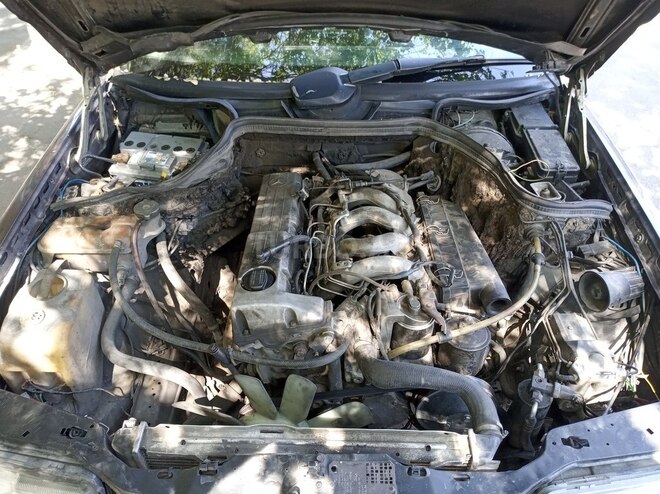 Mercedes E 250 1991, 295,000 km - 2.5 l - Bakı
