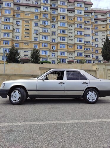 Mercedes E 200 1986, 380,000 km - 2.0 l - Bakı