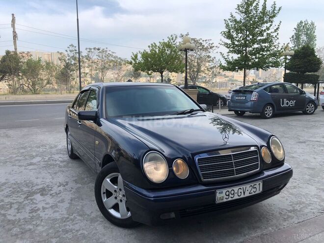 Mercedes E 200 1998, 385,000 km - 2.0 l - Bakı