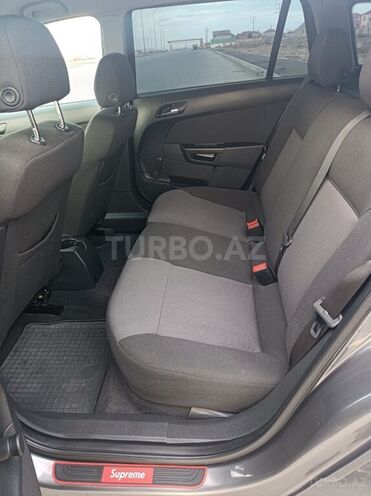 Opel Astra 2010, 160,000 km - 1.4 l - Bakı