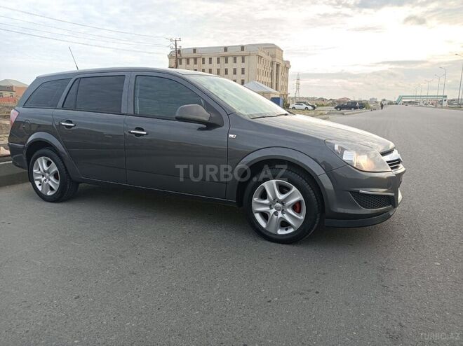 Opel Astra 2010, 160,000 km - 1.4 l - Bakı