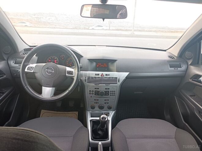 Opel Astra 2010, 160,000 km - 1.4 l - Bakı