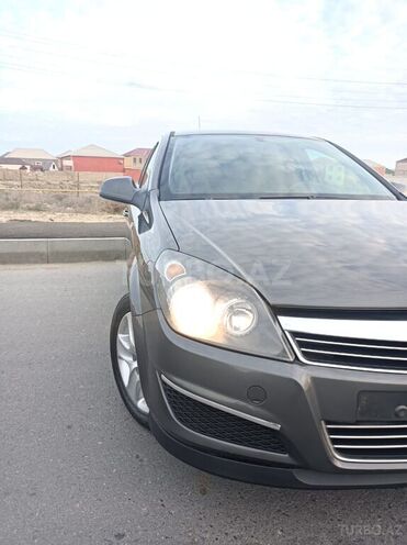 Opel Astra 2010, 160,000 km - 1.4 l - Bakı