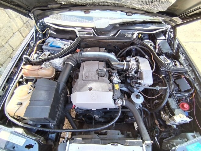 Mercedes E 220 1995, 235,632 km - 2.2 l - Bakı