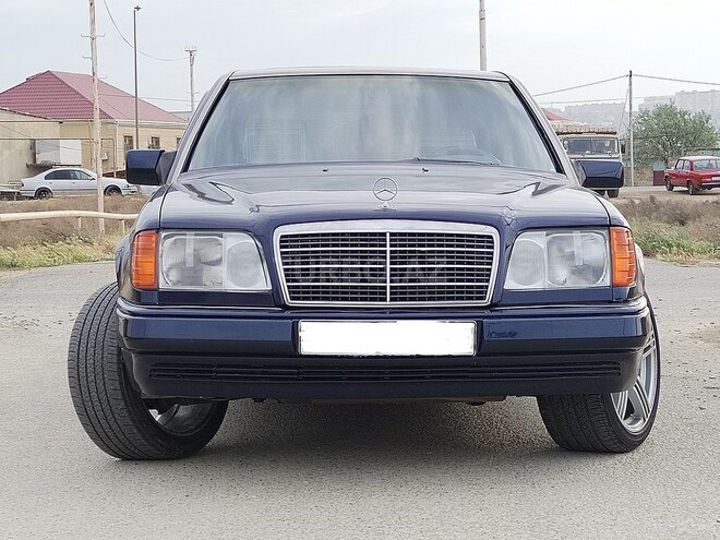 Mercedes E 220 1995, 235,632 km - 2.2 l - Bakı