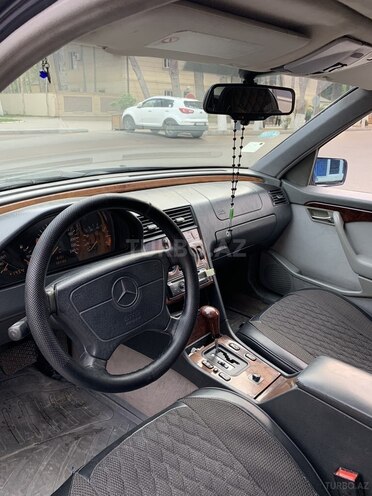 Mercedes C 180 1996, 300,000 km - 1.8 l - Bakı