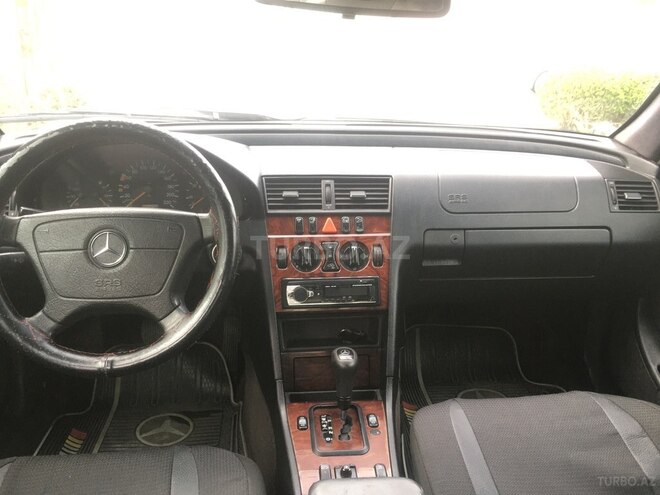 Mercedes C 220 2000, 299,872 km - 2.2 л - Bakı