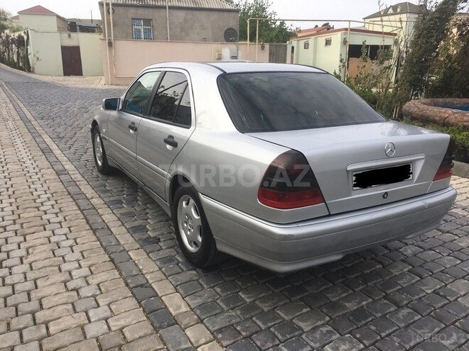 Mercedes C 220 2000, 299,872 km - 2.2 л - Bakı
