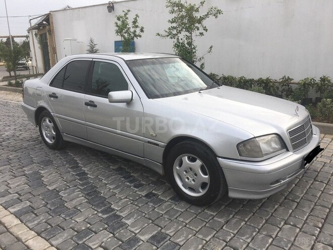 Mercedes C 220 2000, 299,872 km - 2.2 л - Bakı