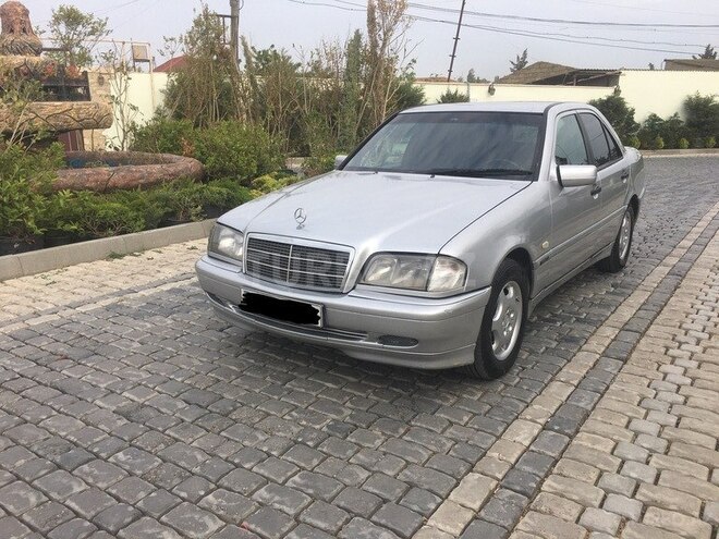 Mercedes C 220 2000, 299,872 km - 2.2 л - Bakı