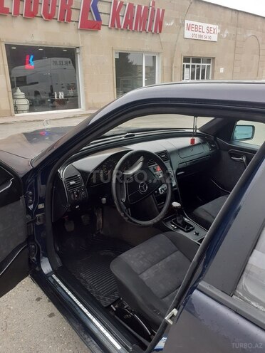 Mercedes C 180 1995, 250,000 km - 1.8 l - Quba