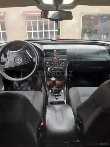 Mercedes C 180 1995, 250,000 km - 1.8 l - Quba