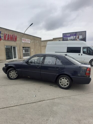 Mercedes C 180 1995, 250,000 km - 1.8 l - Quba
